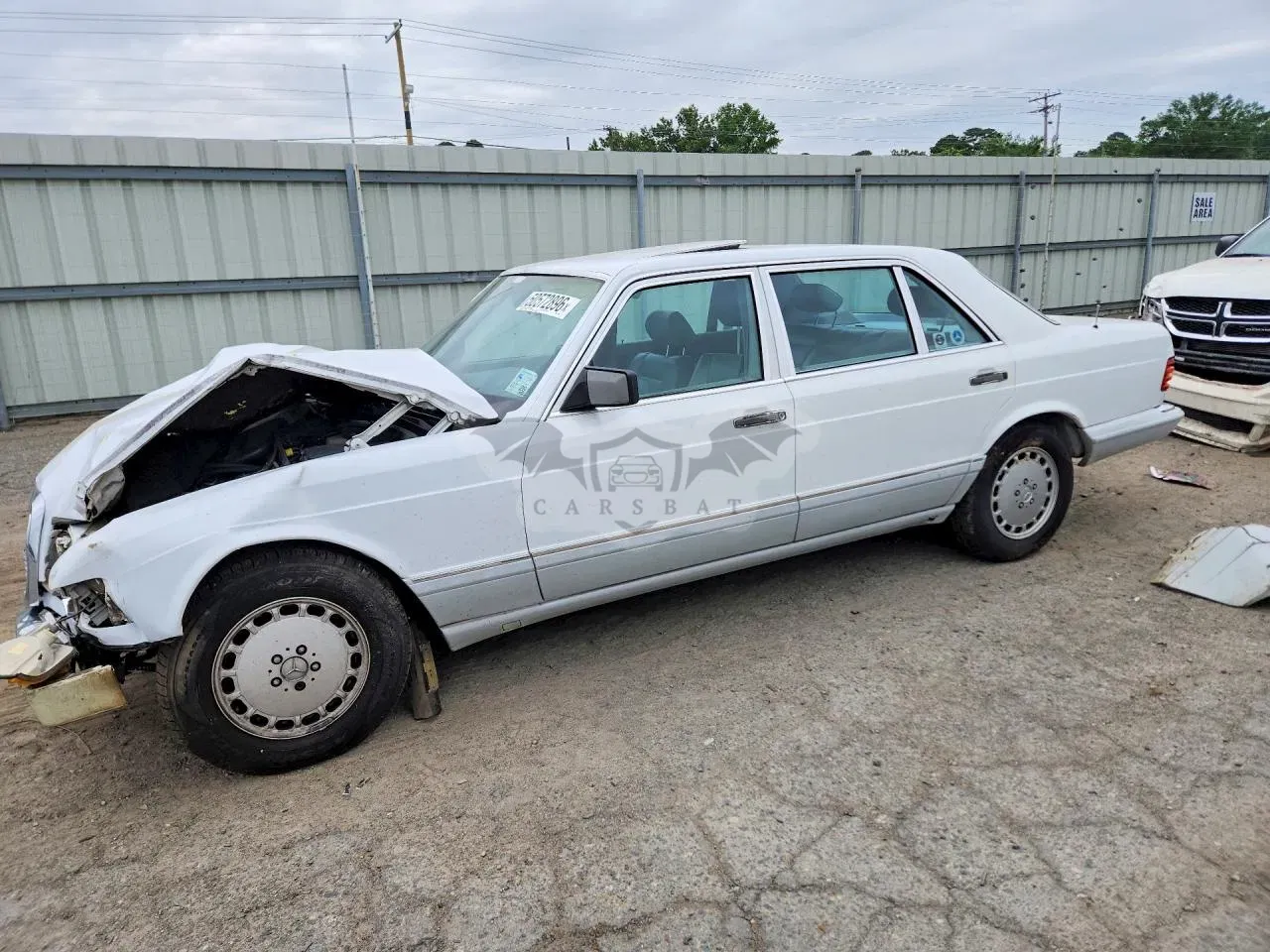 Mercedes-Benz 560 5.6L 8 1991