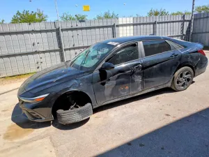 Hyundai Elantra 2.0L 4 2026