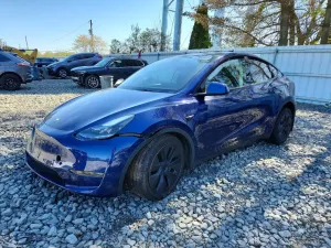 Tesla Model Y 2024