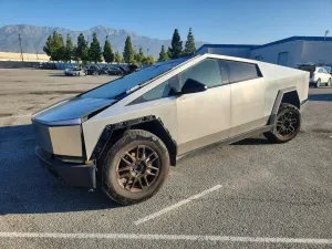 Tesla Cybertruck 2025
