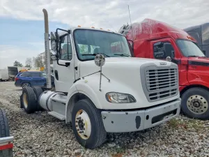 Freightliner Business Class M2 8.9L 6 2015