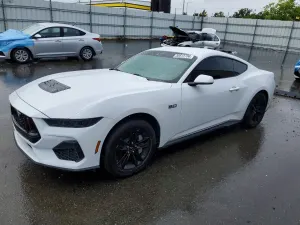 Ford Mustang 5.0L 8 2026