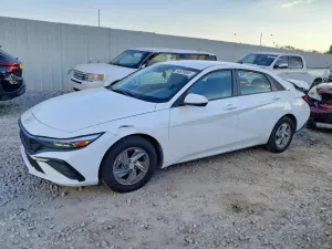 Hyundai Elantra 2.0L 4 2025