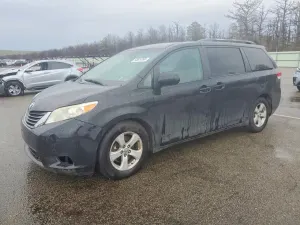 Toyota Sienna 3.5L 6 2011