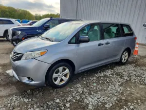 Toyota Sienna 3.5L 6 2013