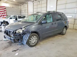 Toyota Sienna 3.5L 6 2010