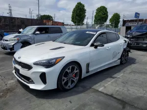 Kia Stinger 3.3L 6 2021