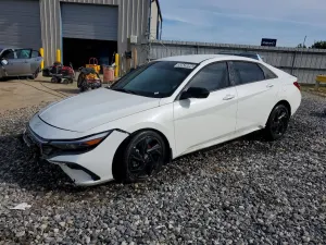 Hyundai Elantra 2.0L 4 2026