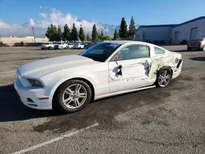Ford Mustang 3.7L 6 2013