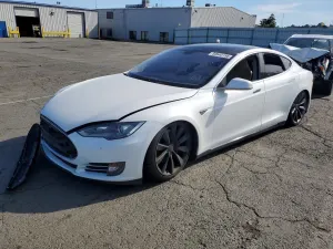 Tesla Model S 2014