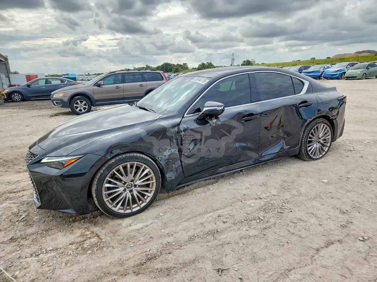 Lexus IS 2.0L 4 2025