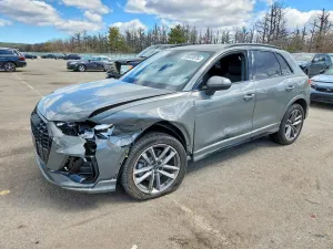 Audi Q3 2.0L 4 2024