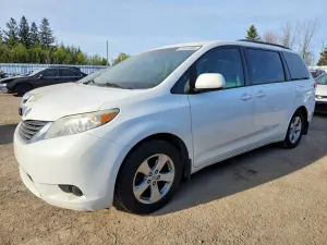 Toyota Sienna 3.5L 6 2011