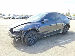 Tesla Model Y 2024