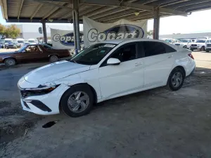 Hyundai Elantra 2.0L 4 2025