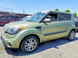 Kia Soul 2.0L 4 2012