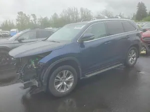 Toyota Highlander 3.5L 6 2015