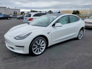 Tesla Model 3 2020