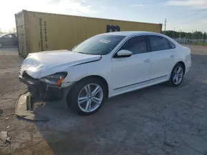 Volkswagen Passat 2.0L 4 2012