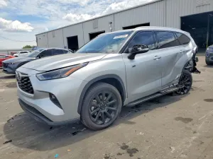 Toyota Highlander 3.5L 6 2022