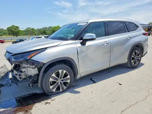 Toyota Highlander 3.5L 6 2022