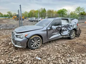 Infiniti Q50 2.0L 4 2017