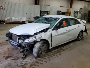 Hyundai Elantra 2.0L 4 2025