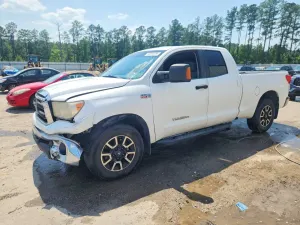 Toyota Tundra 5.7L 8 2011
