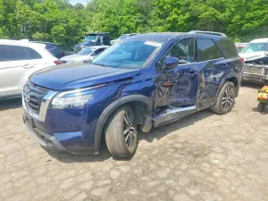 Nissan Pathfinder 3.5L 6 2024