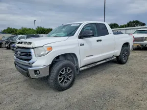 Toyota Tundra 5.7L 8 2015