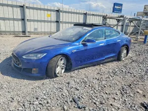 Tesla Model S 2015