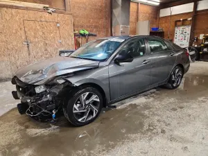Hyundai Elantra 2.0L 4 2025
