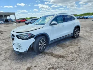 Mercedes-Benz GLA 2.0L 4 2021