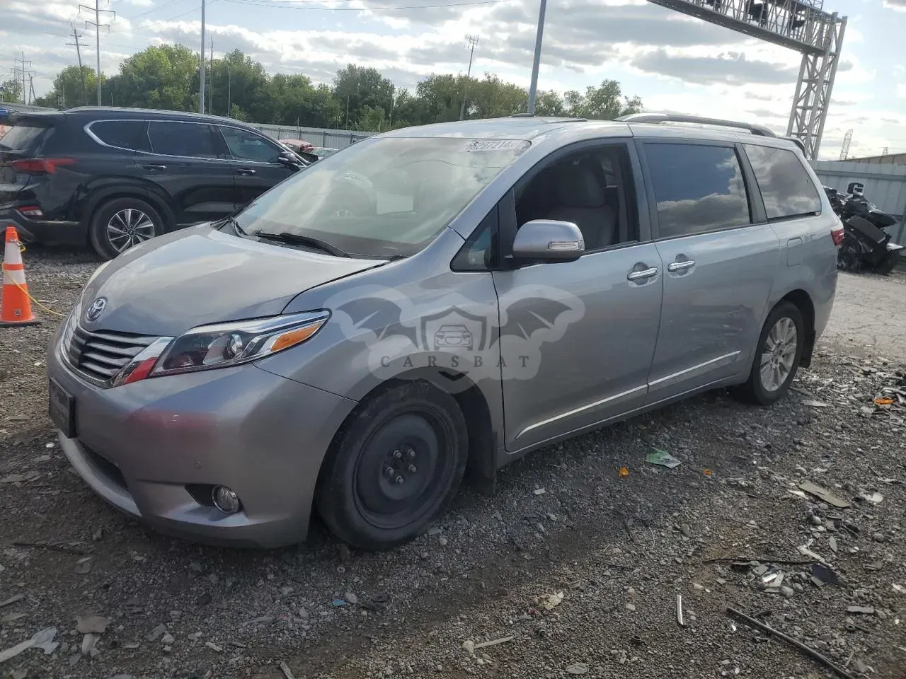 Toyota Sienna 3.5L 6 2016