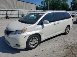Toyota Sienna 3.5L 6 2016