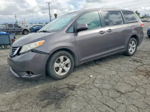 Toyota Sienna 2.7L 4 2012