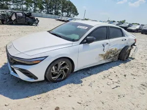 Hyundai Elantra 2.0L 4 2025