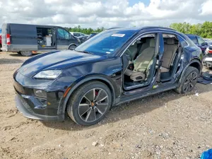 Porsche Macan U 2025