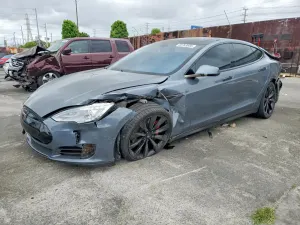 Tesla Model S 2014