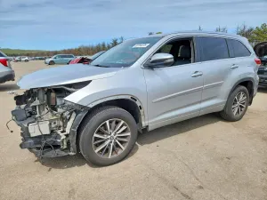 Toyota Highlander 3.5L 6 2017