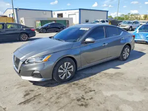 Nissan Altima 2.5L 4 2020