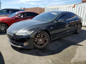 Tesla Model S 2013