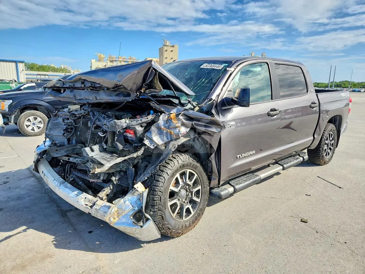 Toyota Tundra 5.7L 8 2016