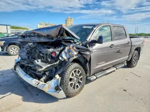 Toyota Tundra 5.7L 8 2016