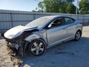 Hyundai Elantra 1.8L 4 2013