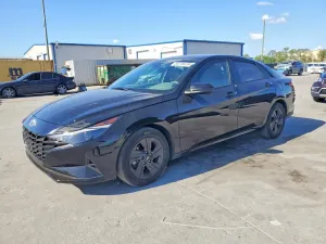 Hyundai Elantra 2.0L 4 2023