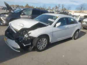 Chrysler 200 2.4L 4 2013