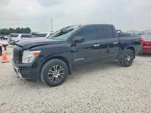 Nissan Titan 5.6L 8 2021
