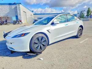 Tesla Model 3 2025