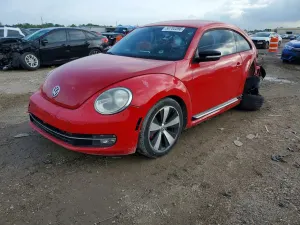 Volkswagen Beetle 2.0L 4 2012